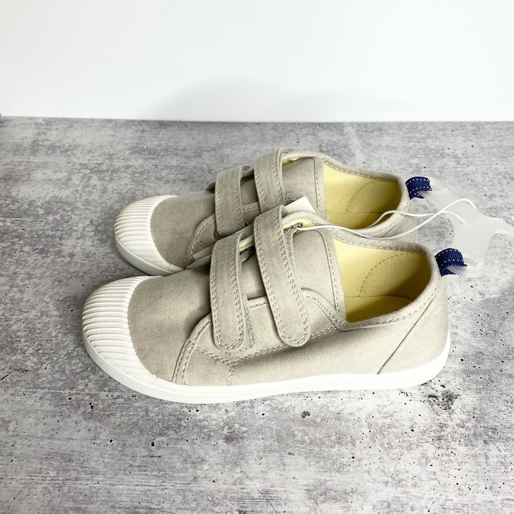 Cat & Jack Grey Madge Adjustable Easy Close Sneakers